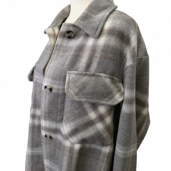C By One Gray White Plaid Women's Button Down Flannel Jacket - Picture 3 of 9